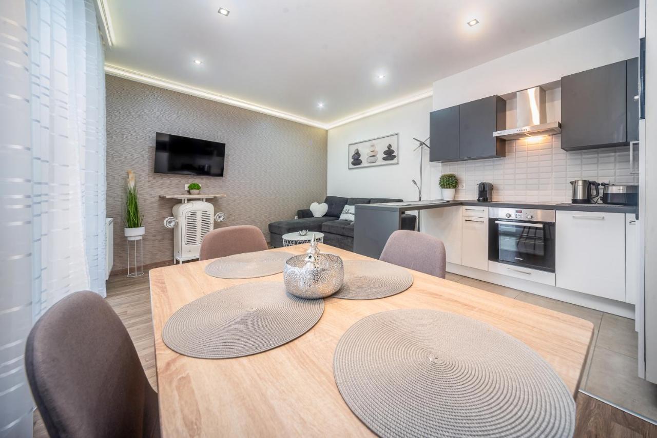 Grace Pine Apartment 3 Βουδαπέστη Εξωτερικό φωτογραφία